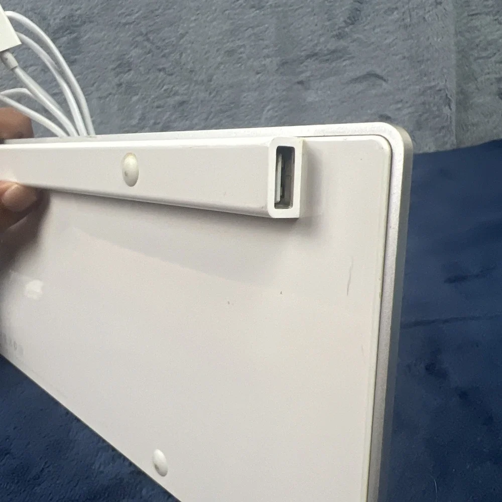 Apple OEM A1243 Aluminum USB Wired Keyboard - Numerical Keypad (For Parts Only)‎